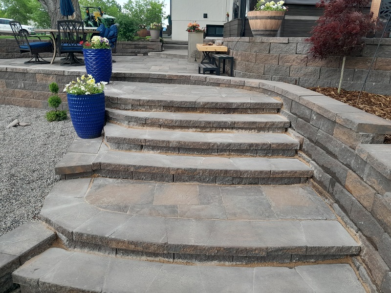 Missoula Hardscape paver stairway to outdoor patio.